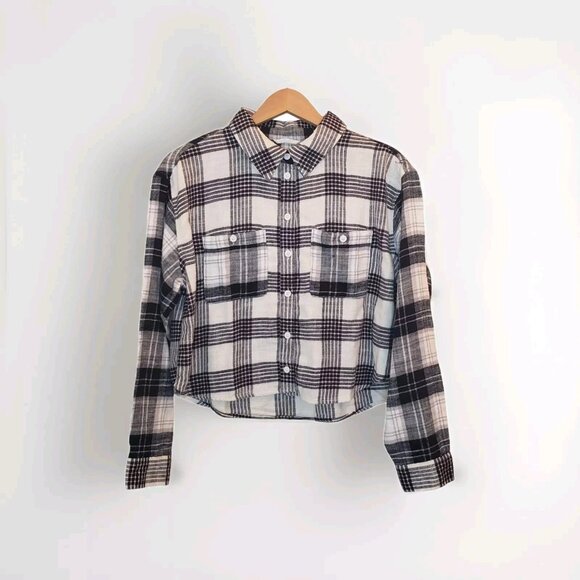 American Eagle Tops - American Eagle Flannel Crop Shirt Women's Medium Black & Cream Plaid Western NWT